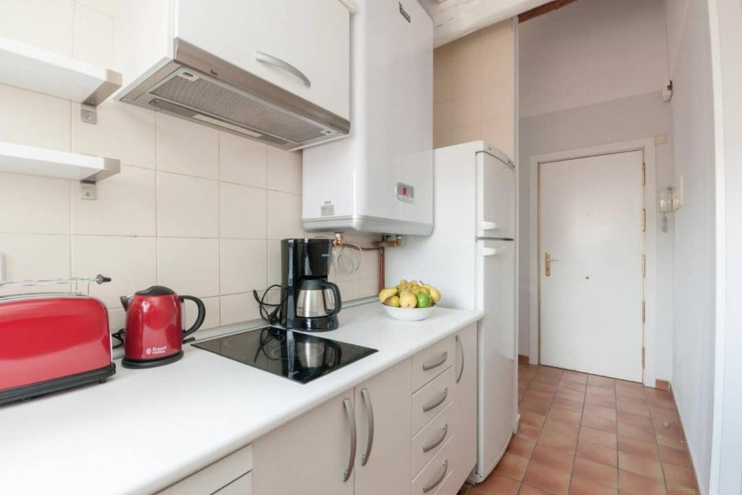 Cozy One-Bedroom Penthhouse La Latina Madrid Exterior photo